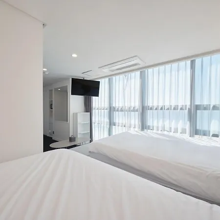 Uh Suite The Haeundae Busan Exterior photo