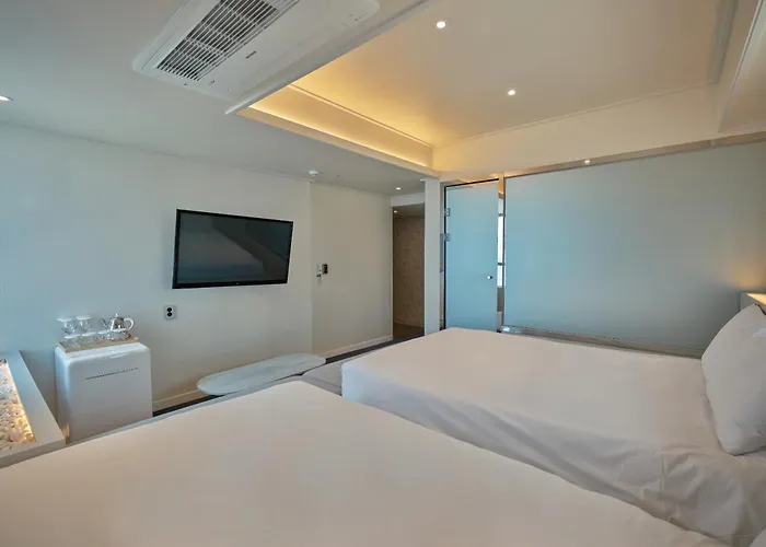 Uh Suite The Haeundae